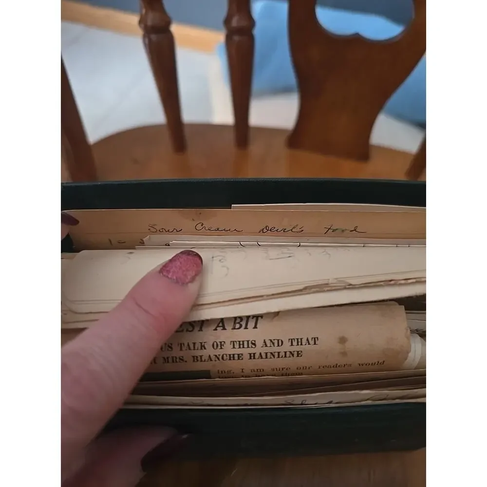 Vtg Handwritten Cut Out Granny Classic Retro Recipe‎ Card Holder Recipe Box